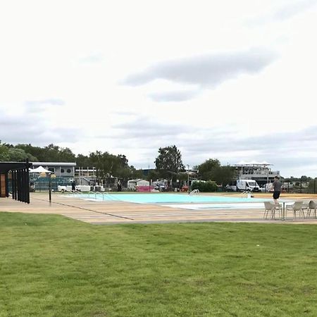 Muscovy Lodge With Hot Tub At Tattershall Lakes Country Park Εξωτερικό φωτογραφία