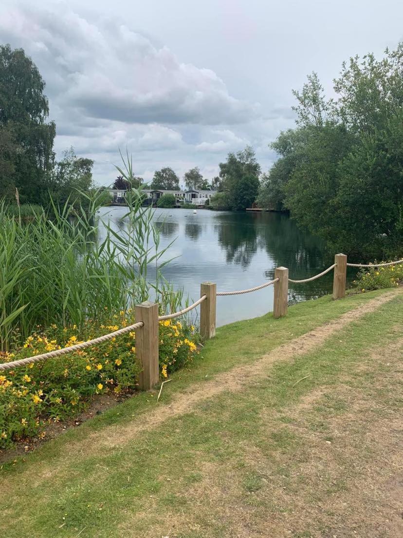 Muscovy Lodge With Hot Tub At Tattershall Lakes Country Park Εξωτερικό φωτογραφία
